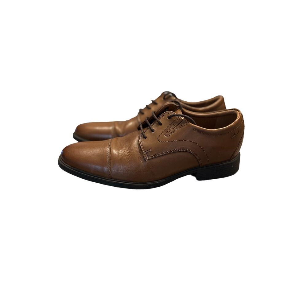 Clarks men’s Oxford dress shoes size 9
